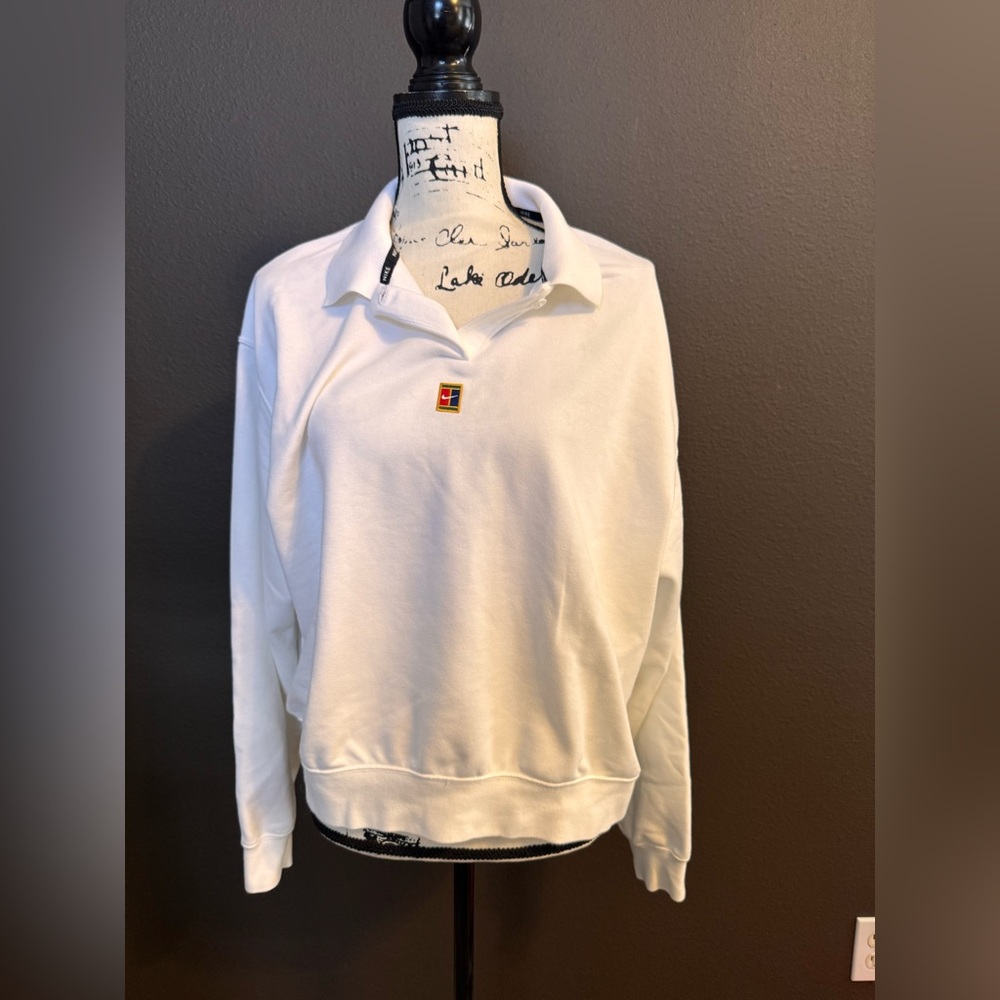 Nike White Long Sleeve sweatshirt